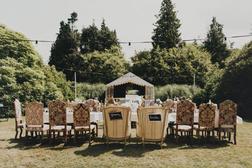 Everything about this wedding is just so beautiful and chic yet relaxed and inviting. Photographed b