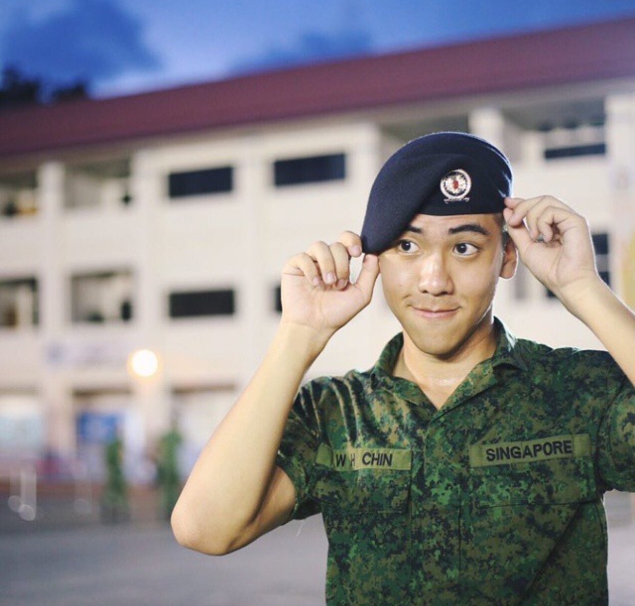 singaporeeboyy:  bugscasper:   |Men in uniforms - Soldiers| (2/3)  Here’s another