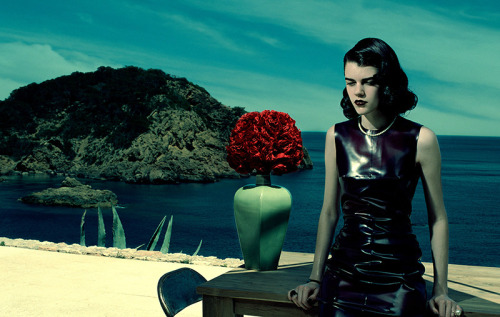 covercampaigneditorial:  German Beauty Antonia Wesseloh az olasz Marie Claire októberi számában Képek: Jacques Olivar Styling: Elisabetta Massari http://www.youtube.com/watch?v=-0m1PYn3qBg