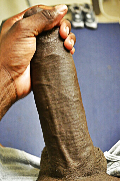 pleasuresafterracks:  I’m back! 9 inches of pleasure! :-O 