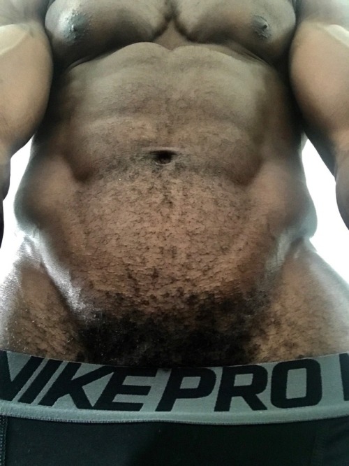 colombiaxxx1:  blkbugatti:  sohardritena: DAT BUSH SEXY AF Hung  I could easily get married
