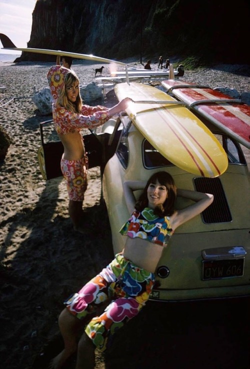 isabelcostasixties:Fashion shoot at Surfrider Beach, Malibu, California, January 1966. The photo was