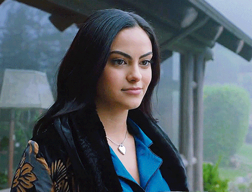 emziess:  countless gifs of veronica lodge - 35/∞