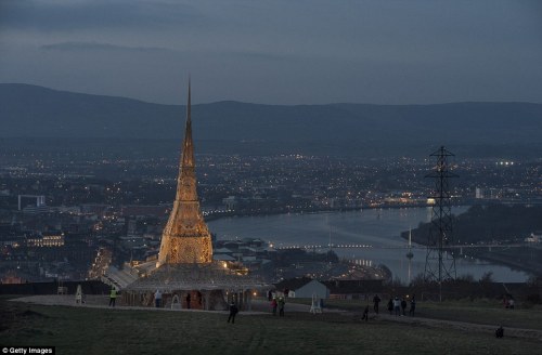 archatlas:Londonderry Temple David BestBeautifully and intricately crafted, this wooden temple is the product of two years of hard work and planning. The stunning 75ft timber sculpture is the work of renowned American artist David Best, famed for his