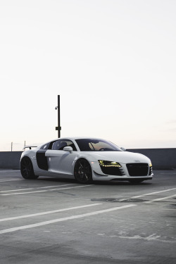 draftthemes:  motivationsforlife:  R8 by GMG Racing  High Quality, Free Tumblr Themes!  Follow us on Instagram!!!