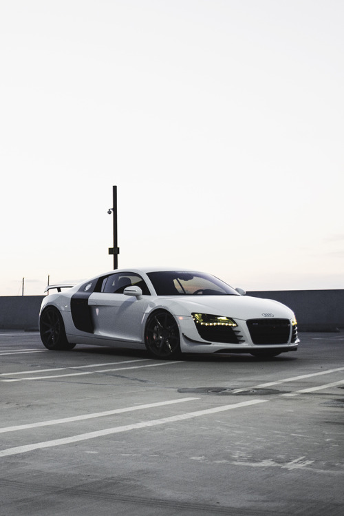 Porn photo draftthemes:  motivationsforlife:  R8 by