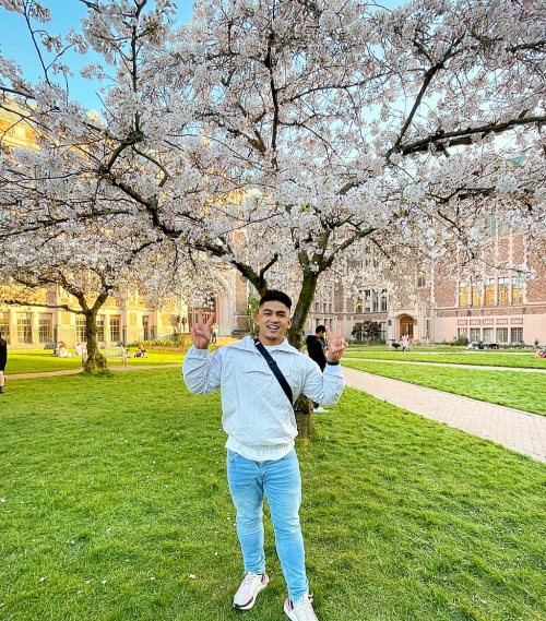 🙇🏻𝕎holesome 🌸𝔸nd ✌🏽ℙeace ☮️    🌸🌸🌸🌸🌸🌸🌸🌸🌸🌸🌸🌸🌸     #PNW  #sakura #spring  #bloom  #cherryblossom  (at The Quad at UW) https://www.instagram.com/p/CNGihOaA6B2/?igshid=u3cygj24k3l5