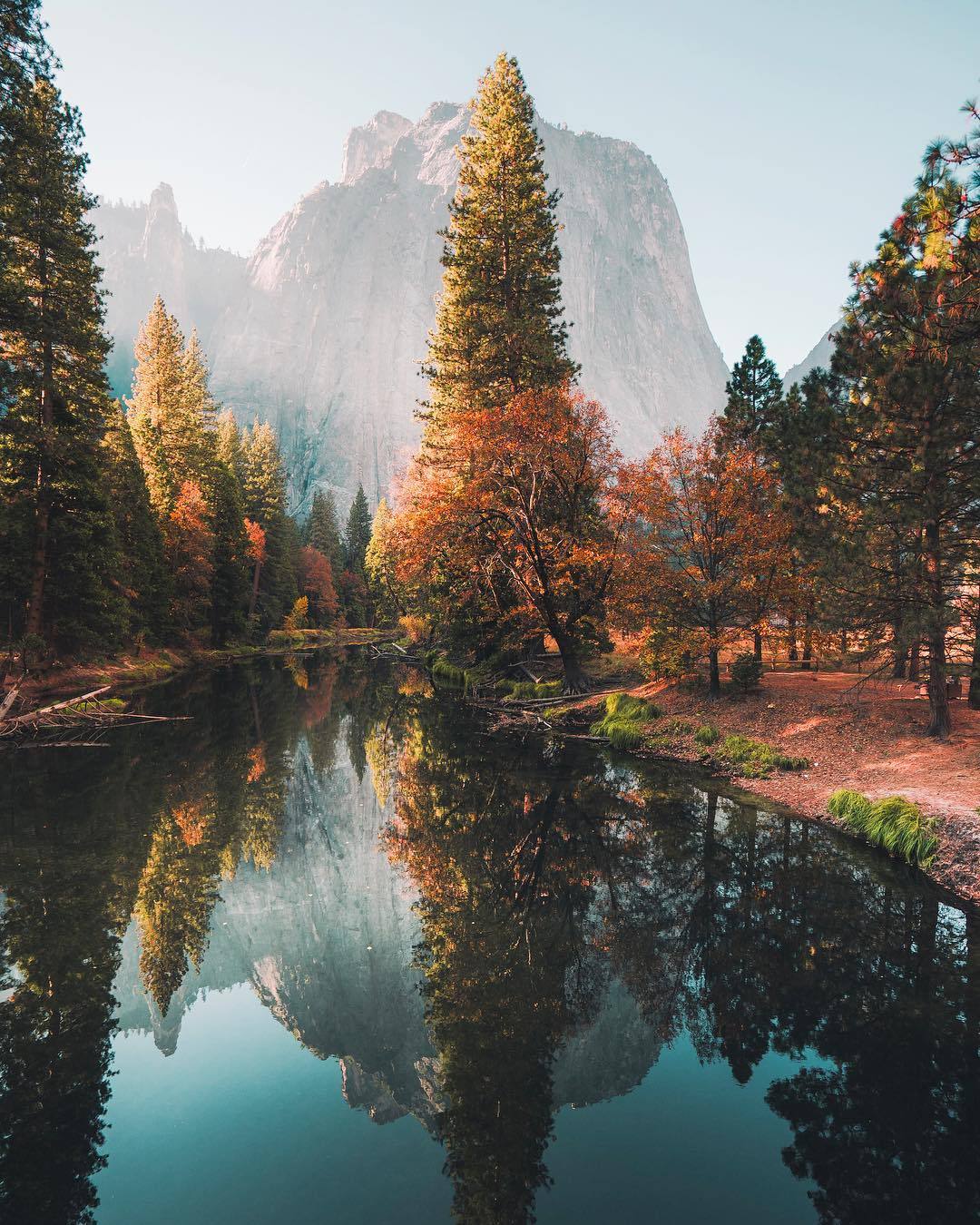 earthlygallery:  Yosemite Fall by Eric Rubens