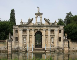 Monumental gate at Villa Barbarigo, Valsanzibio,