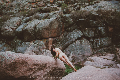 corwinprescott:    “Into The Wild”Paradise Cove, Co 2015Corwin Prescott - Nicole Vaunt - See the entire set on Zivity   