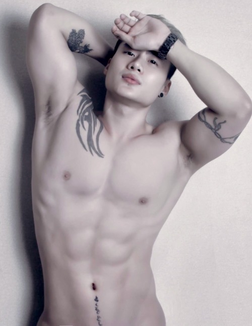 asianmusclefetish:  Original post: http://asianmusclefetish.tumblr.com