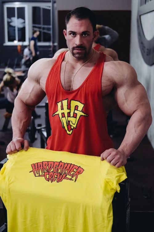 misterunivers:a german god of bodybuilding, proudly using roid, like real man should do.