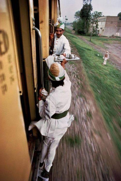 Steve McCurry - Pakistan Nudes & Noises