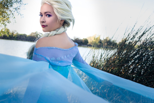 benlcp: Elsa cosplay from yesterday. Cosplayer is Aristic Psyco(FB, Tumblr). BTS photo here. Casuall