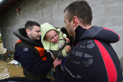 s-selenitas:  Boats sailed through the streets of a Serbian town on Friday on a mission