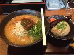 food-porn-diary:  A delicious noodle bowl from a mom &amp; pop shop in Kamoi, Japan. [OC][3264x2448] 