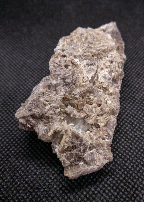 Axinite-Mg (Magnesioaxinite)Locality: Loma del Enjambradero Quarry, El Zurcido, Adamuz, Córdoba, And