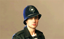 everniam:  hey everyone. saw some signs about me tonight that where a bit upsetting