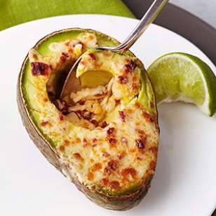 in-my-mouth:
“Chipotle Cheddar Broiled Avocado Halves
”