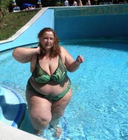 amobbw-ssbbw:  Green
