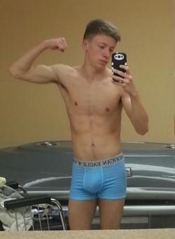 cuteguyzhotboys:  Thanks for the sexy pic! I love your undies btw! 