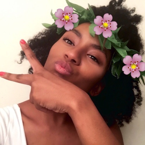traphrodite: I tried to be summery happy summertime blackout ✌