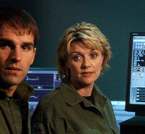 Sam Carter and Cam Mitchell gifsStargate SG-1 9.09 “Prototype”