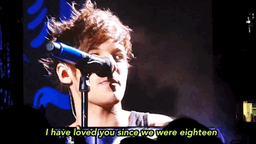quietasides:  singing to Harry  27 Aug 2015