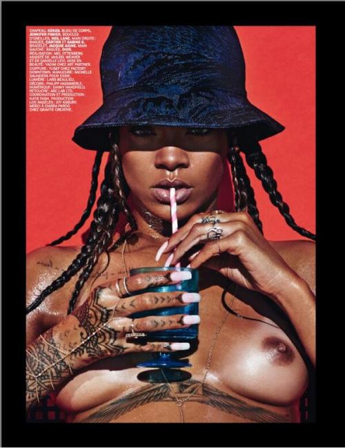 chocolatynipples:  Again…Rihanna nipples and ‘em. 