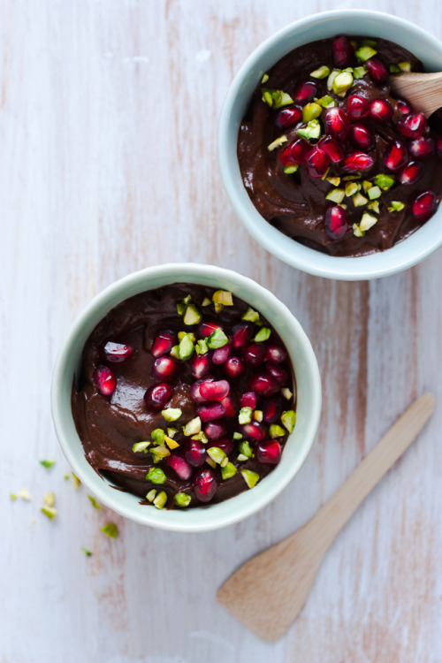 beautifulpicturesofhealthyfood:Avocado and chocolate mousse with pomegranate and pistachio, (raw, ve