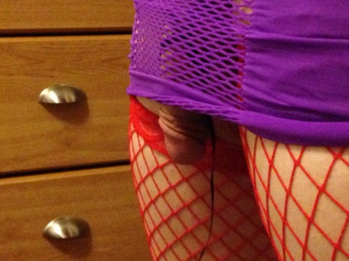 chillymilly420:  Purple and red = me bent over! 