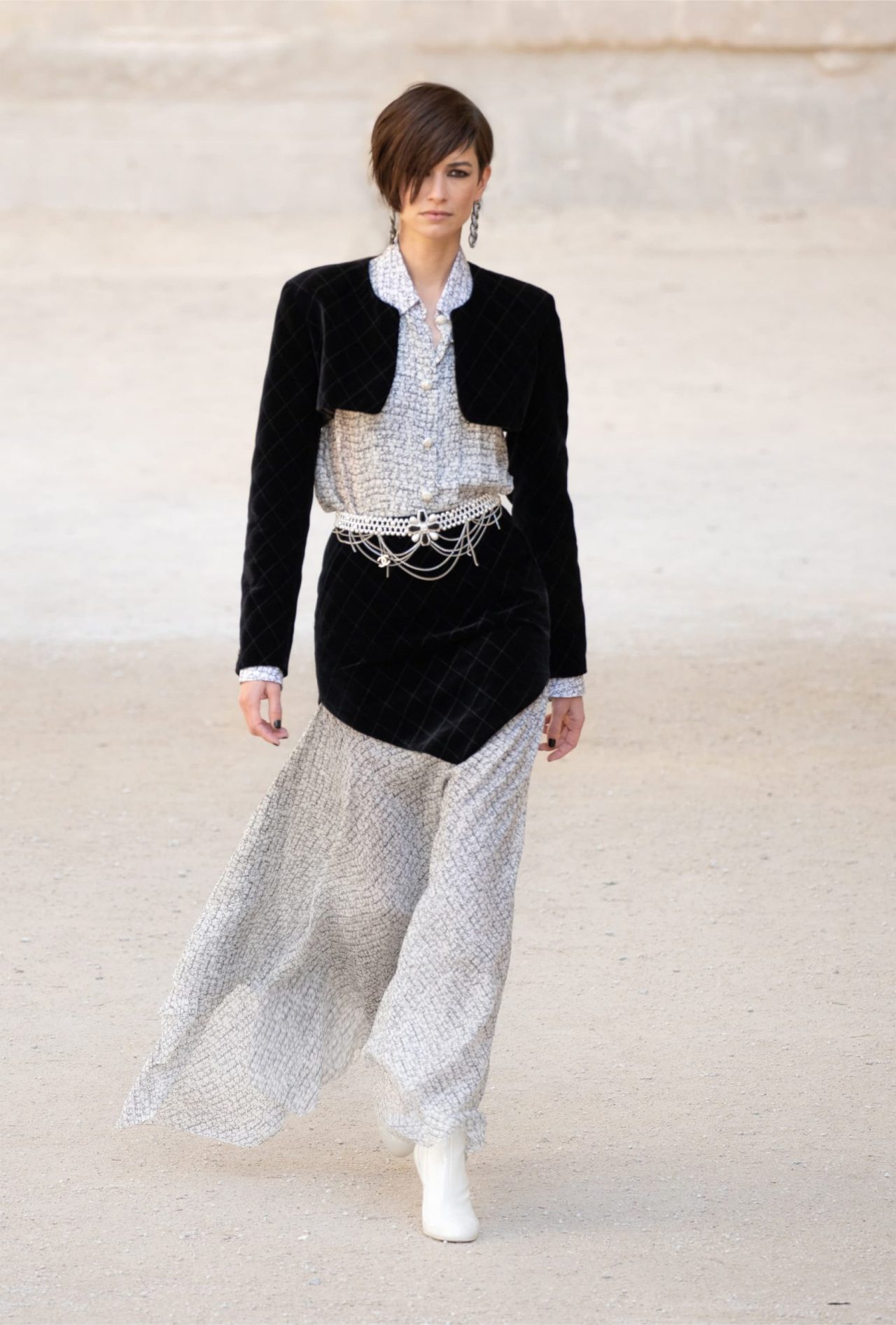 fashion elegance luxury beauty — Chanel Resort 2022 source:The ...