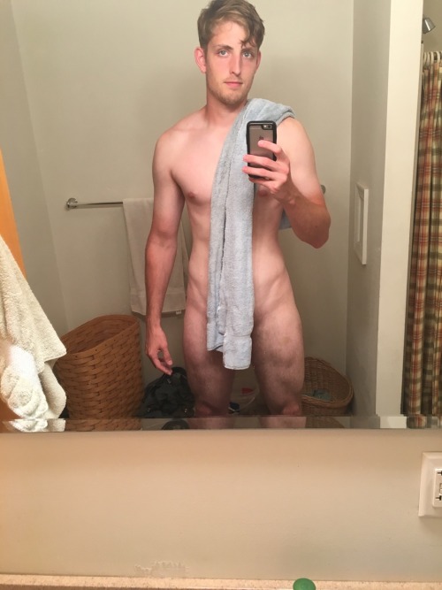 brkmyfa11:Sexy blonde stud with a massive 9" (23ish cm) cock