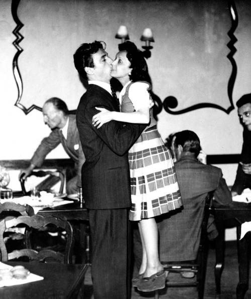 XXX Yves Montand & Edith Piaf. photo