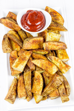 lustingfood:  Oven Roasted Potato Wedges