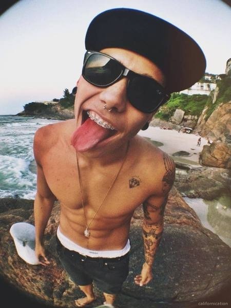 fuckthesociedad:  Pode me beijar. 