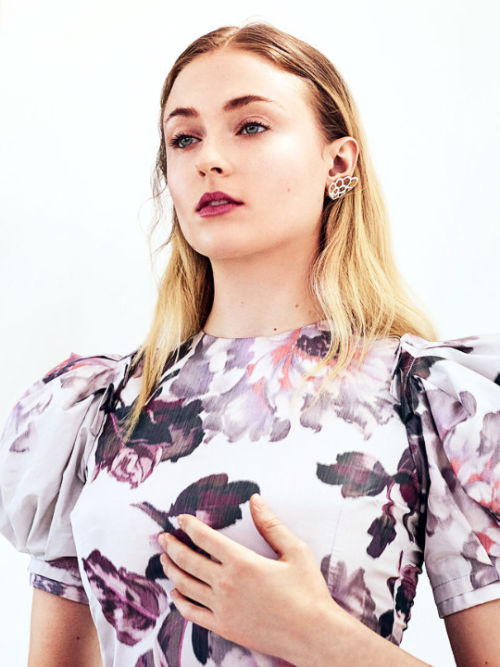 thronescastdaily:Sophie Turner by David Schulze for InStyle Magazine, June 2017