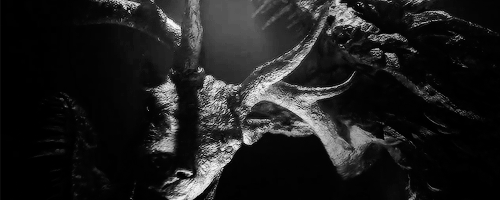 gwendoline:Lannister, Targaryen, Baratheon, Stark, Tyrell. They’re all just spokes on a wheel. This 