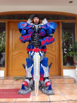 Cosplay-Gamers:  Transformers - Optimus Prime Cosplay By Pablo Bairan Photography