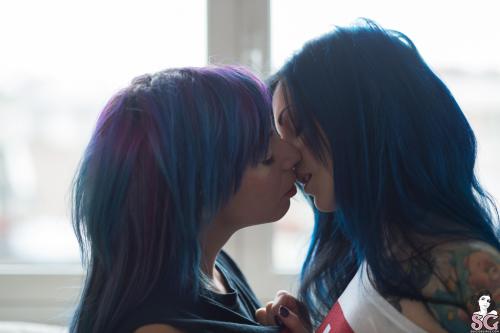 gamecat75:  Riae & Saralilith Suicide porn pictures