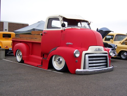 taylormademadman:  GMC CUSTOM COE 