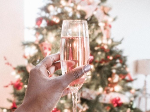 Cheers to the New Year loves! I spent last night drinking champagne and decorating my apartment How 