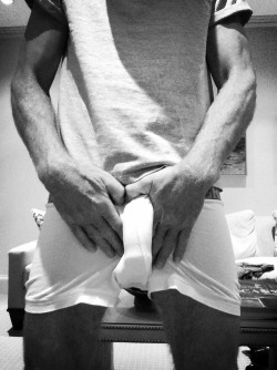 hotnaked8:  Boner ballin