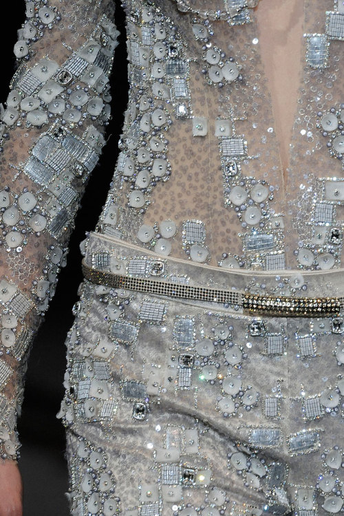 opulentdesigns:  Armani Privé Haute Couture Fall 2009 