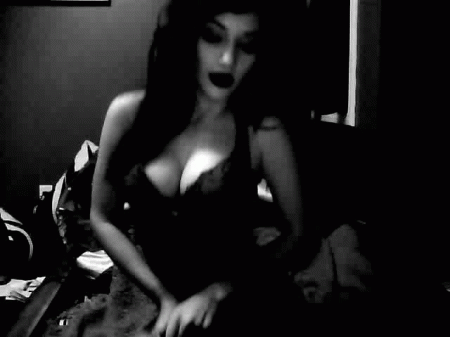 lovelyflatsluts: Date Slutty Chicks