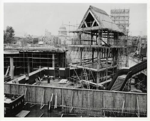 shakespearesglobeblog:From the Globe Archives: Shakespeare’s Globe under constructionThroughou