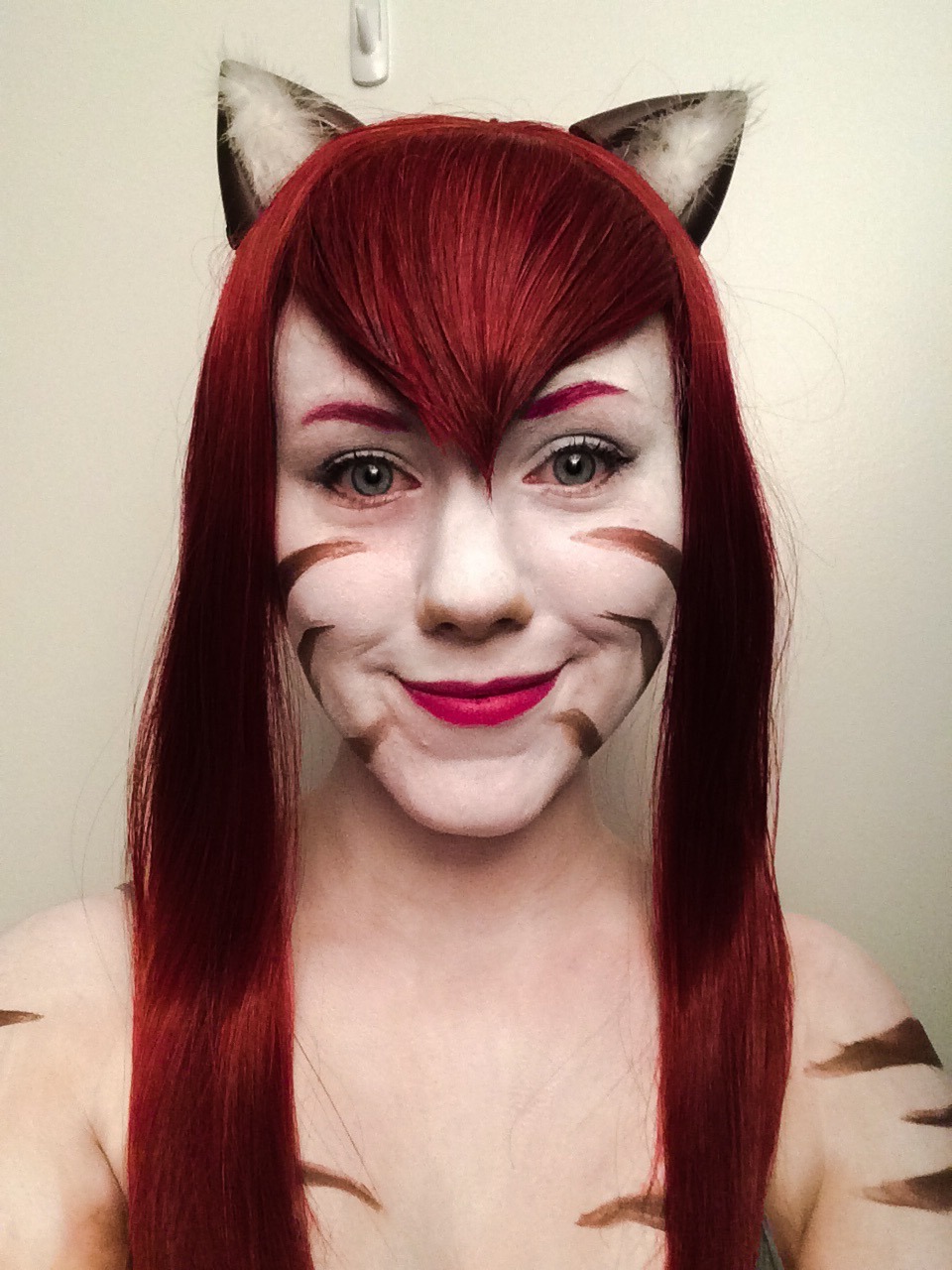 kennoarkkan:  alittlebitnerdy:  Fel makeup/wig/ears test! I can’t believe the con