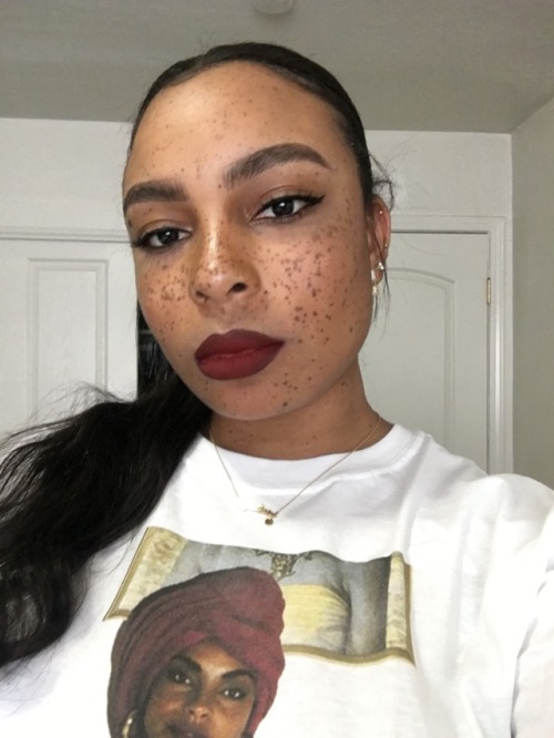 keepthatenergy: i’m only Sade-passing if you squint.