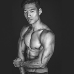 kevinkreider:  sneak preview of the test shoot with Larry, Blue Photography.  Thank you Larry for the great shots and working with me🙏🙏  #naturalphysique #nattyasfuck #asianmen #nyc #iifym #muscle #asianmuscle #breakingstereotypes