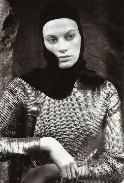 a-state-of-bliss: Vogue UK Dec 1993 ‘Courtly Gestures’ - Kristen McMenamy by Mario Testi